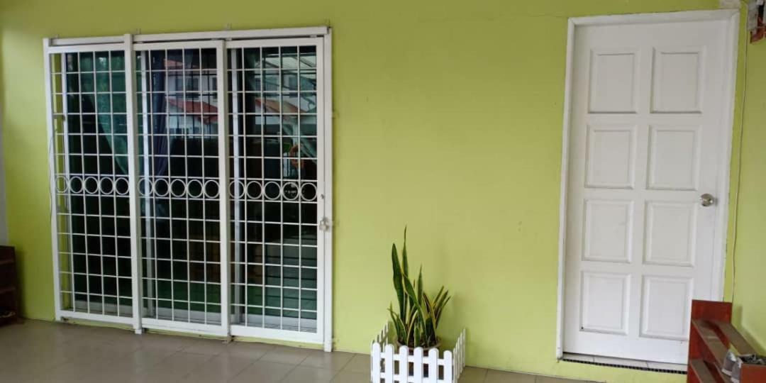 Sepanggar Kingfisher Homestay Kota Kinabalu Exteriör bild